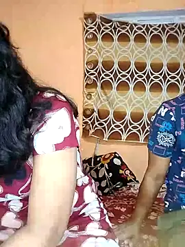 Snapshot of hornycouple096 chatting on 06-11-26, 12:58 hornycouple096 online show from 06-11-26, 12:58