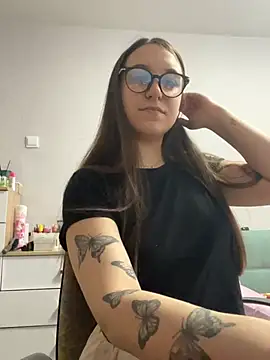 RiannaBrown online show from 04-17-26, 03:09