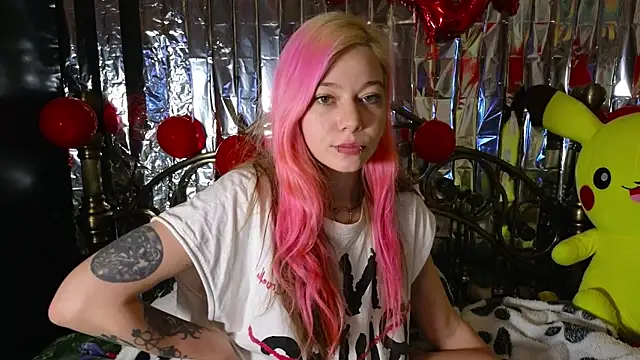 Snapshot of Sansarella chatting on 02-19-25, 03:17 Sansarella online show from 02-19-25, 03:17