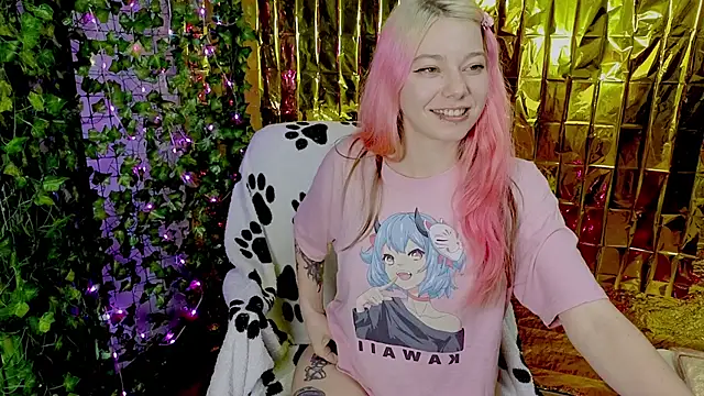 Snapshot of Sansarella chatting on 03-05-25, 06:23 Sansarella online show from 03-05-25, 06:23