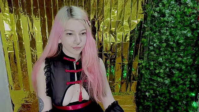 Snapshot of Sansarella chatting on 03-12-25, 08:10 Sansarella online show from 03-12-25, 08:10