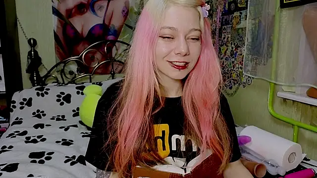 Snapshot of Sansarella chatting on 03-22-25, 05:09 Sansarella online show from 03-22-25, 05:09