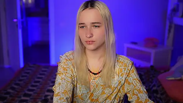 LilElfies online show from 04-15-26, 01:01