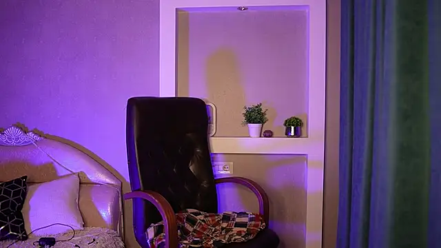 LilElfies online show from 04-18-26, 07:40