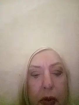 Julia20X online show from 04-12-26, 04:23