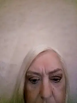 Julia20X online show from 04-16-26, 04:52