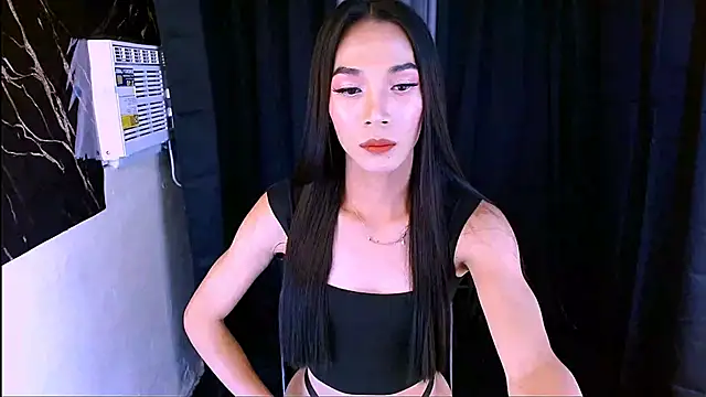 Snapshot of XoTrisha chatting on 04-13-26, 02:00 XoTrisha online show from 04-13-26, 02:00