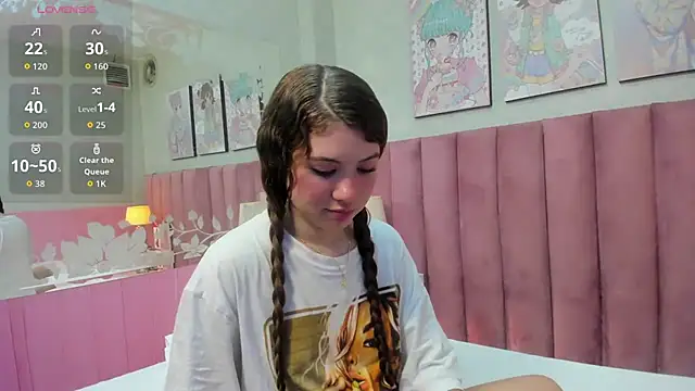 Snapshot of Hellencute18_ chatting on 06-24-26, 10:58 Hellencute18 online show from 06-24-26, 10:58