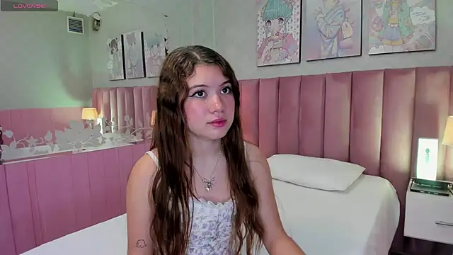 Snapshot of Hellencute18_ chatting on 07-16-26, 11:05 Hellencute18 online show from 07-16-26, 11:05