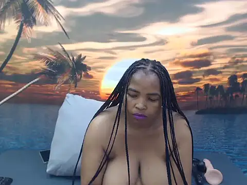 GoldenLuxeLady online show from 05-15-26, 04:41