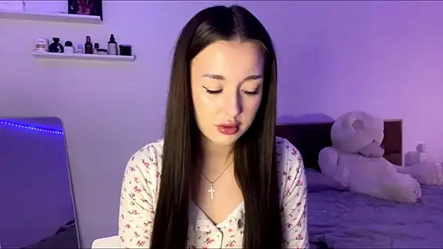 SophieLaine online show from 06-18-26, 05:17