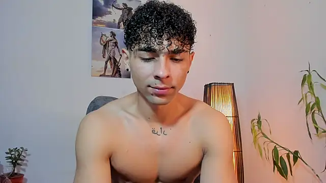 Snapshot of Alex_zt7 chatting on 06-26-26, 03:49 Alex zt7 online show from 06-26-26, 03:49
