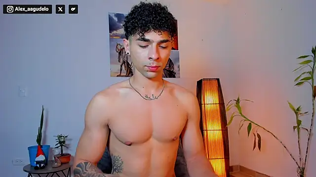 Snapshot of Alex_zt7 chatting on 07-10-26, 05:04 Alex zt7 online show from 07-10-26, 05:04