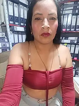 Snapshot of ZOE-WILDER_ chatting on 06-01-26, 02:30 ZOE-WILDER online show from 06-01-26, 02:30
