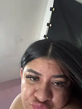 Snapshot of Katty_West chatting on 06-05-26, 06:52 Katty West online show from 06-05-26, 06:52