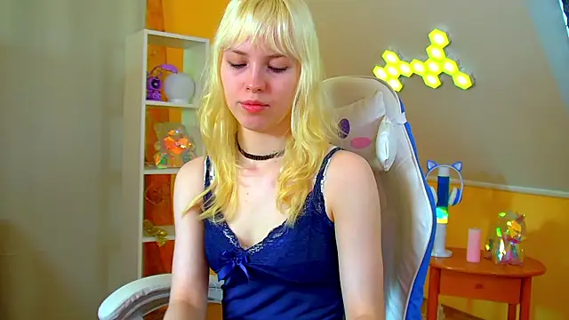 Snapshot of HannahHollis chatting on 07-02-26, 06:08 HannahHollis online show from 07-02-26, 06:08