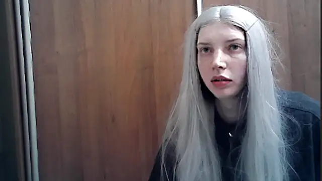 Snapshot of Crimson_Lady chatting on 05-15-26, 09:11 Crimson Lady online show from 05-15-26, 09:11