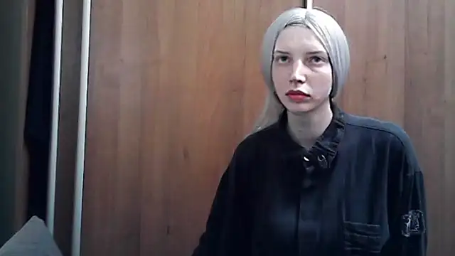 Snapshot of Crimson_Lady chatting on 05-19-26, 05:30 Crimson Lady online show from 05-19-26, 05:30