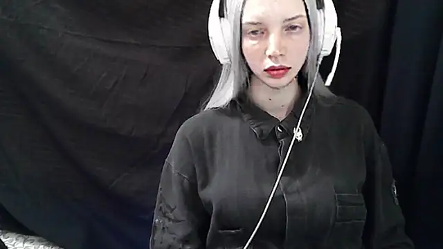 Snapshot of Crimson_Lady chatting on 05-27-26, 05:54 Crimson Lady online show from 05-27-26, 05:54