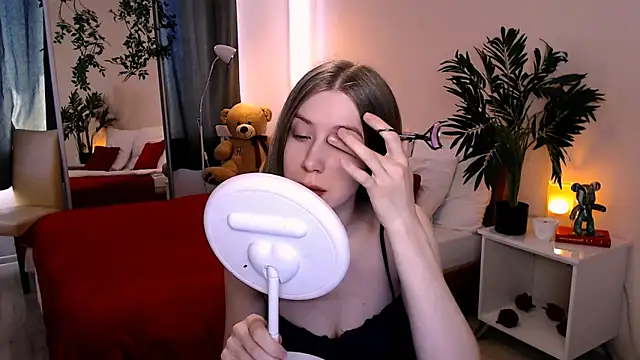 Snapshot of cheeky_chick chatting on 06-16-26, 01:14 cheeky chick online show from 06-16-26, 01:14