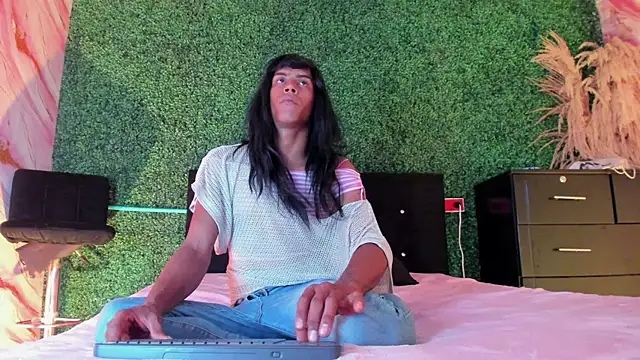 Lexyy lux online show from 04-14-26, 01:39