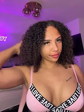 Snapshot of princessromyindy chatting on 04-17-26, 08:56 princessromyindy online show from 04-17-26, 08:56