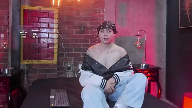 MissaelRossi online show from 04-10-26, 08:35