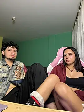 hotlatinocouple   online show from 05-15-26, 11:56