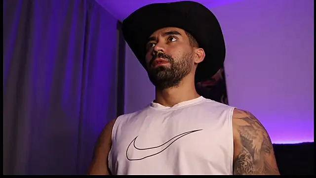 Snapshot of miike_smit chatting on 04-15-26, 01:34 miike smit online show from 04-15-26, 01:34