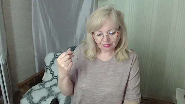 Snapshot of LavandaMay chatting on 04-28-26, 07:08 LavandaMay online show from 04-28-26, 07:08