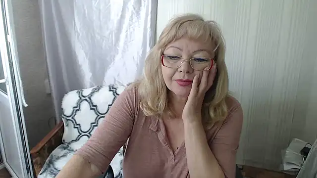 Snapshot of LavandaMay chatting on 04-30-26, 08:09 LavandaMay online show from 04-30-26, 08:09