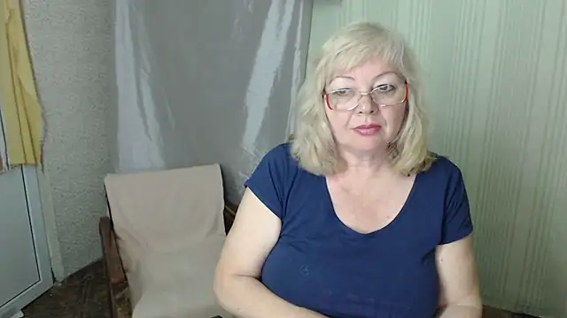 Snapshot of LavandaMay chatting on 05-27-26, 07:11 LavandaMay online show from 05-27-26, 07:11