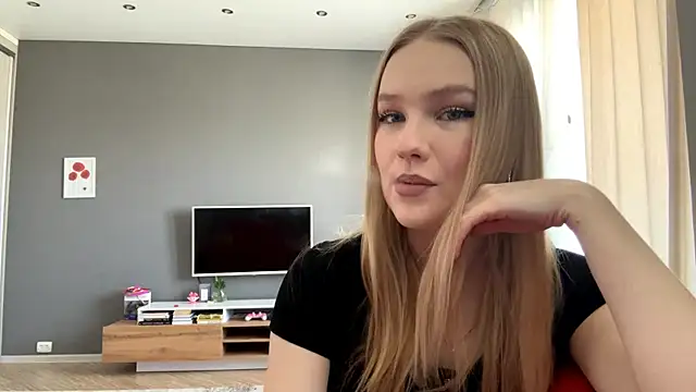 Snapshot of PlasaRima chatting on 05-19-26, 01:44 PlasaRima online show from 05-19-26, 01:44