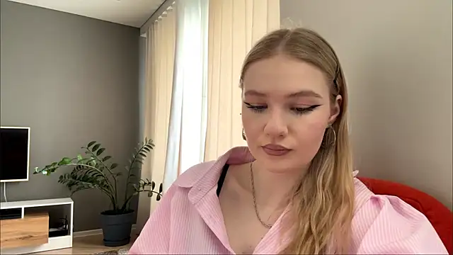 Snapshot of PlasaRima chatting on 05-28-26, 01:36 PlasaRima online show from 05-28-26, 01:36