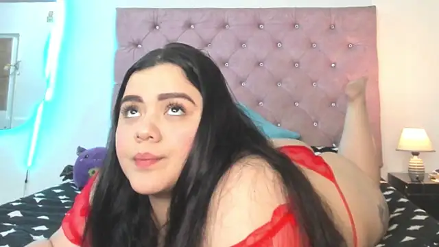 Snapshot of laurenlaine chatting on 06-11-26, 12:32 laurenlaine online show from 06-11-26, 12:32