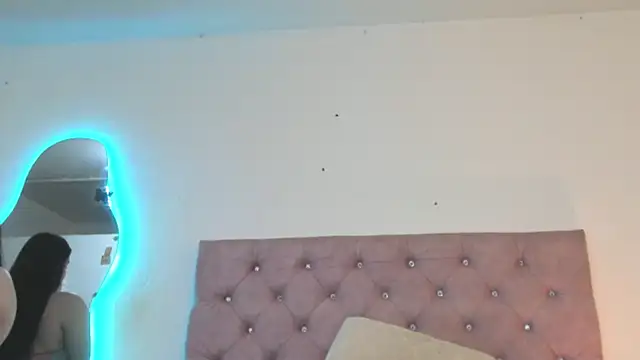 Snapshot of laurenlaine chatting on 07-14-26, 08:47 laurenlaine online show from 07-14-26, 08:47