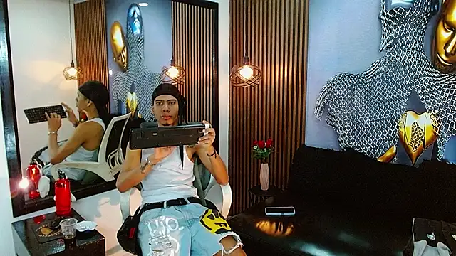 Snapshot of Skinny_cute_Alyer chatting on 06-25-26, 02:22 Skinny cute Alyer online show from 06-25-26, 02:22