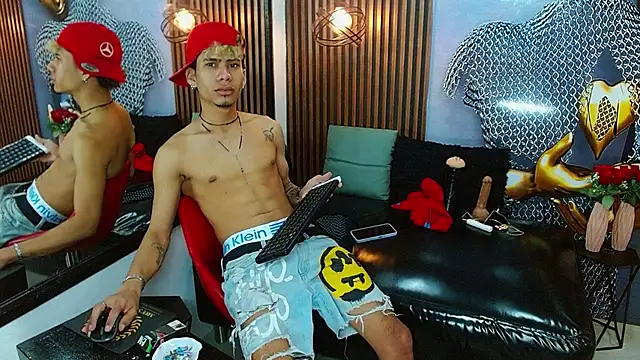 Snapshot of Skinny_cute_Alyer chatting on 07-12-26, 02:13 Skinny cute Alyer online show from 07-12-26, 02:13