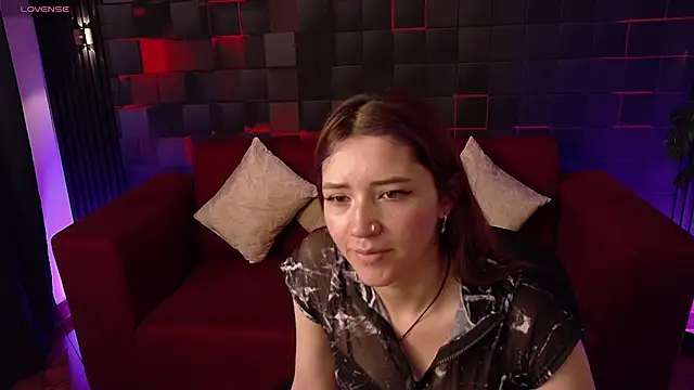 Emily Cherry  online show from 05-04-26, 02:02
