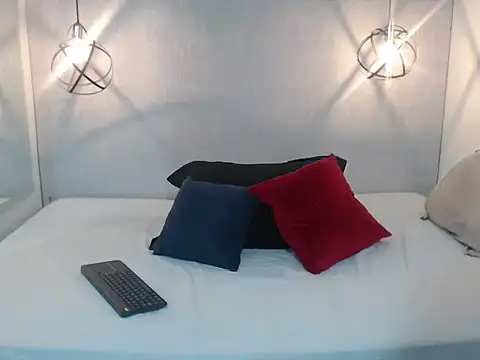 Migatica johnson12 online show from 04-21-26, 03:24