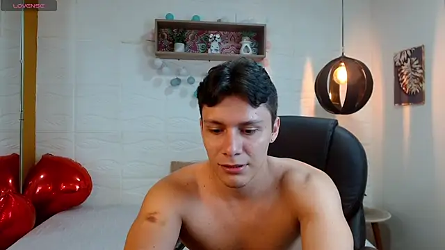 Snapshot of Zayn_clausen chatting on 04-14-26, 06:25 Zayn clausen online show from 04-14-26, 06:25