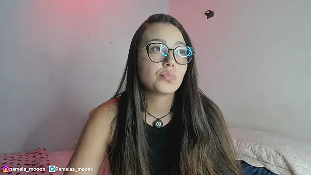 Snapshot of Pamelaa_moon1 chatting on 05-29-26, 03:59 Pamelaa moon1 online show from 05-29-26, 03:59