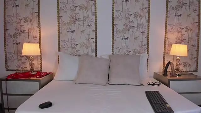 jade spinters online show from 06-25-26, 07:40