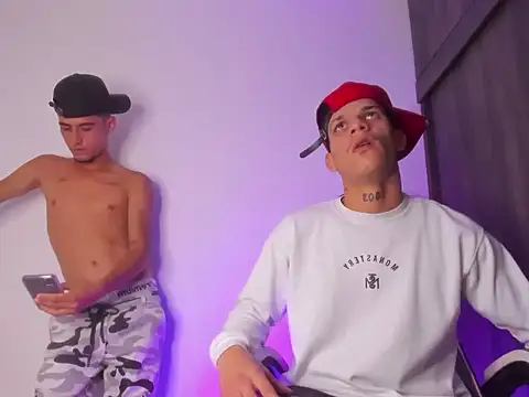 Snapshot of sintabusexo01 chatting on 04-11-26, 10:03 sintabusexo01 online show from 04-11-26, 10:03