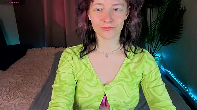 Snapshot of Ricki_Bloom chatting on 04-28-26, 09:14 Ricki Bloom online show from 04-28-26, 09:14