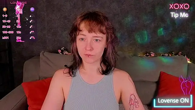 Snapshot of Ricki_Bloom chatting on 05-22-26, 01:13 Ricki Bloom online show from 05-22-26, 01:13