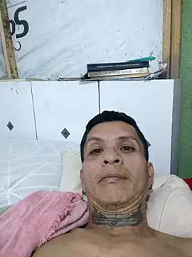 Snapshot of elchamogabotiktok chatting on 05-06-26, 01:14 elchamogabotiktok online show from 05-06-26, 01:14