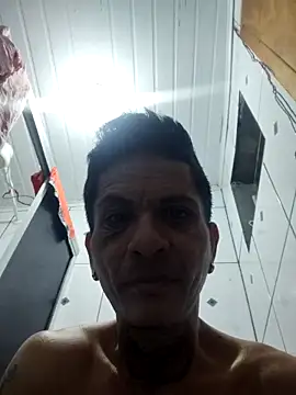 Snapshot of elchamogabotiktok chatting on 05-23-26, 11:25 elchamogabotiktok online show from 05-23-26, 11:25