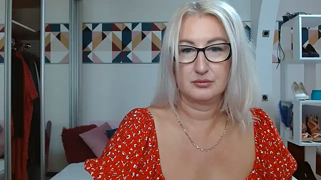 DianaFrances online show from 07-18-26, 01:15