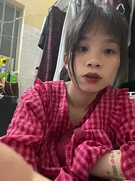 Snapshot of Neo-baby chatting on 04-23-26, 02:30 Neo-baby online show from 04-23-26, 02:30